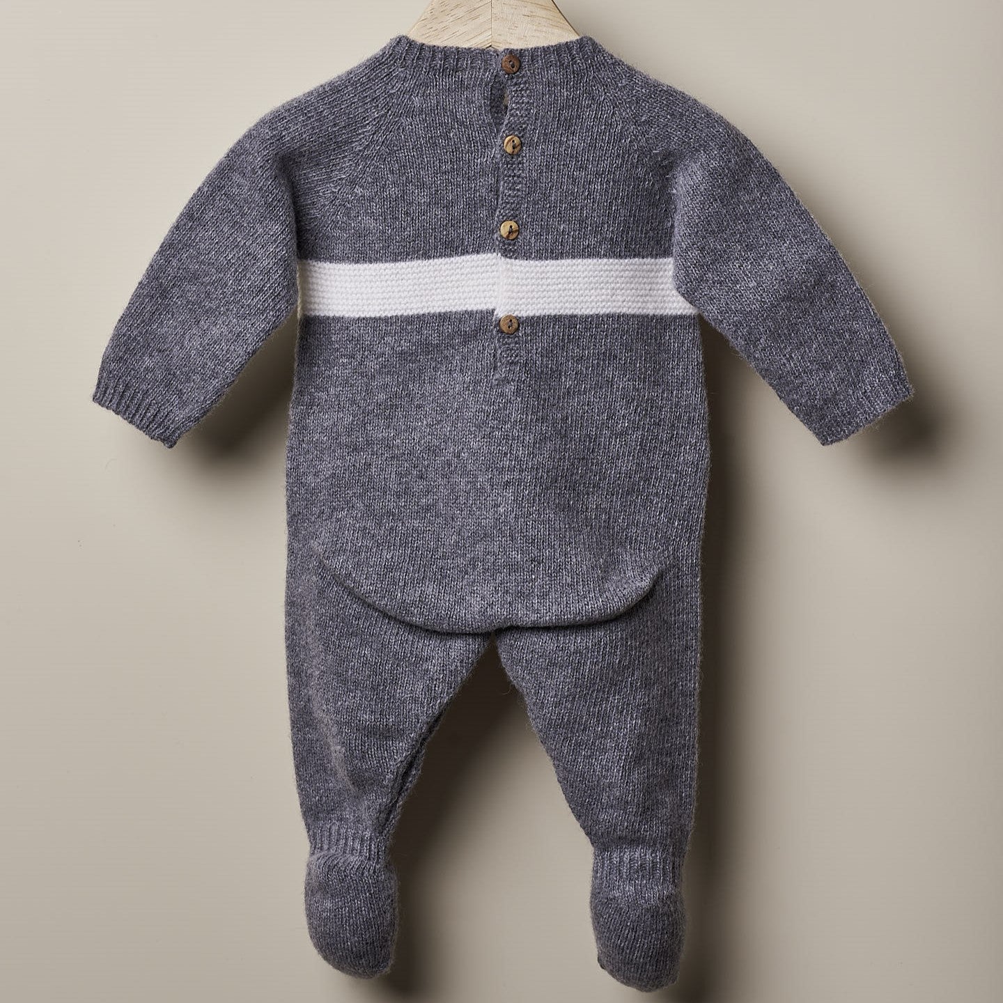 Babygrow com risca pérola tricotado em lã | LOVE IN WINTER DAYS - Wedoble