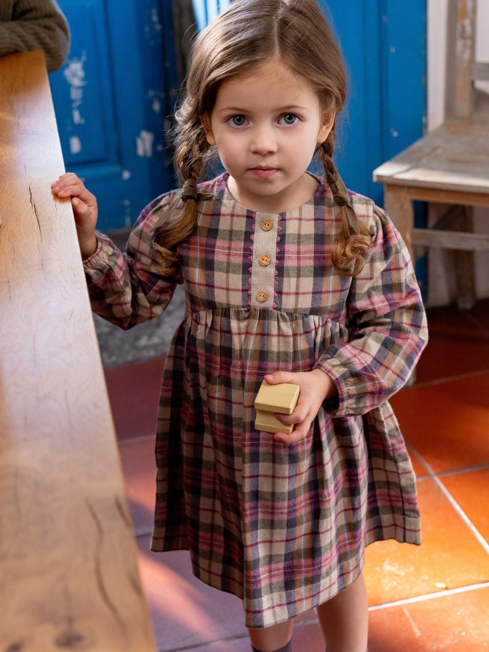 Vestido xadrez com detalhe de renda - Laranjinha