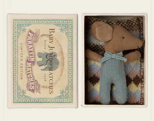 Sleepy Wakey Baby Mouse In Matchbox Azul - Maileg